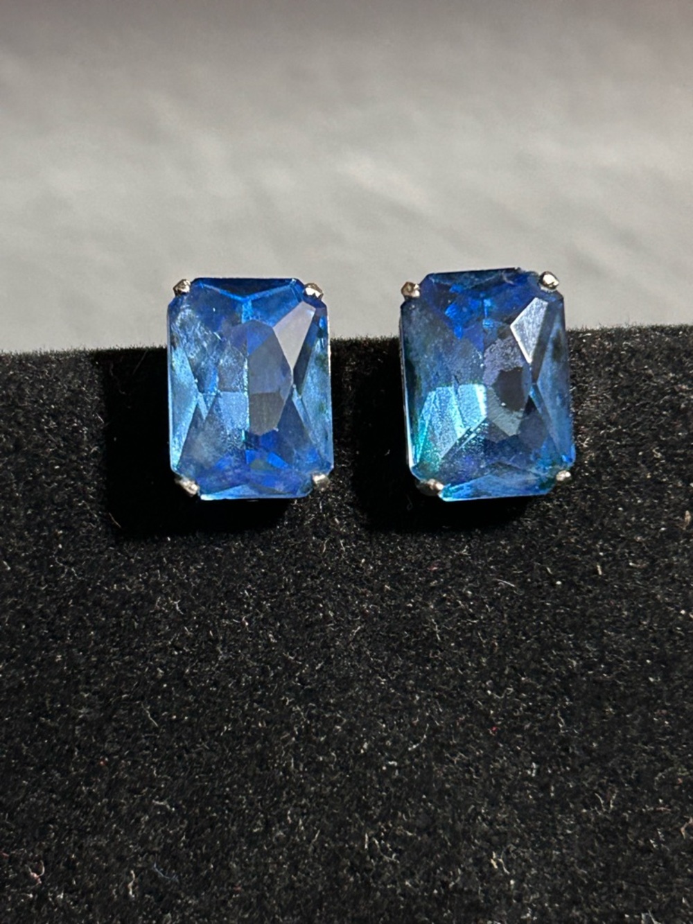 Vintage sapphire, blue foiled crystal earrings sterling silver screw back